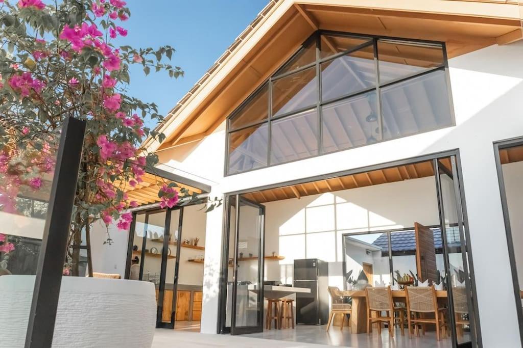 Villa Hakem Elegant&modern 4 bedrooms villa pool view Canggu Buitenkant foto